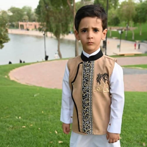 سديري قوتشي ولادي بيج بالاسم حسب الطلب