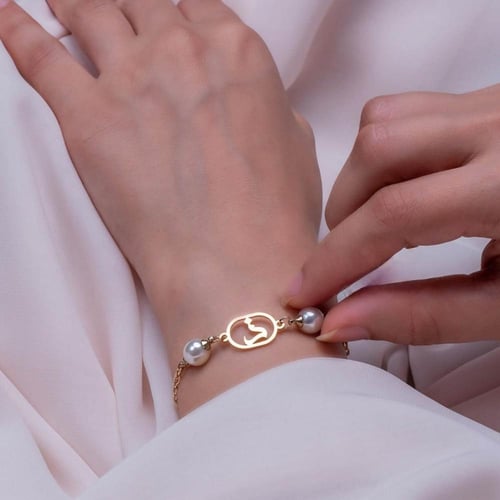 اسوارة الحرف مع لؤلؤ طبيعي – تصميم أنثوي أنيق مطلي...