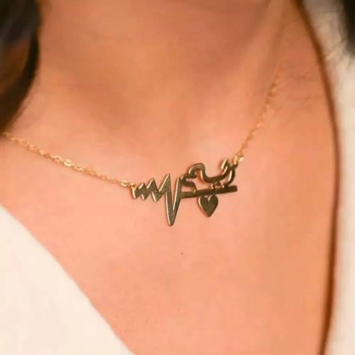 سلسال الاسم مع نبض القلب – تصميم أنثوي يرمز للمشاع...