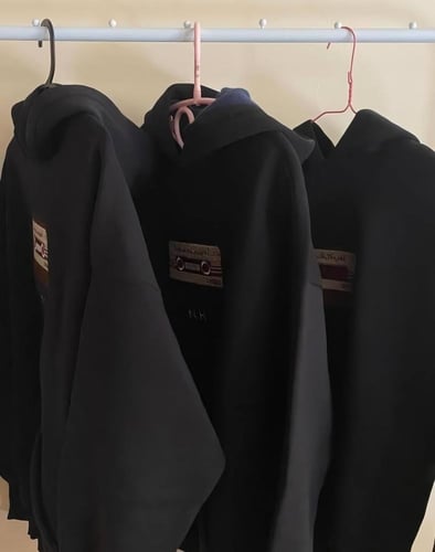 هودي شتوي فاخر _ بتصميم راديو وعبارة مخفية حسب الط...