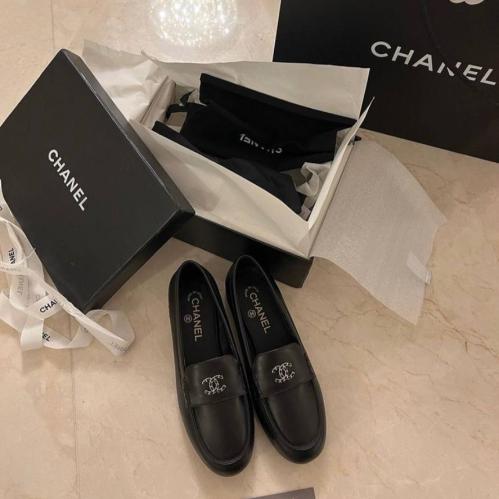 Chanel Calfskin CC Chain Mocassin Loafers 38.5 Bla...