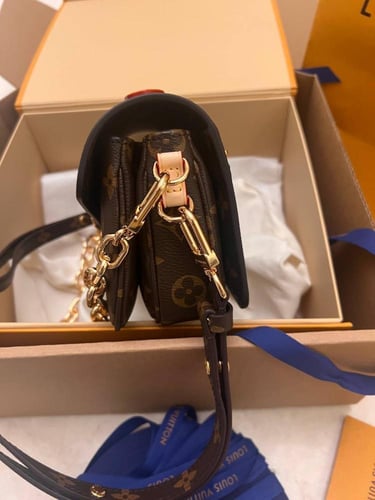 LV Louis Vuitton Pochette Métis Monogram