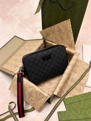 Gucci Black Canvas GG Supreme Shoulder Bag