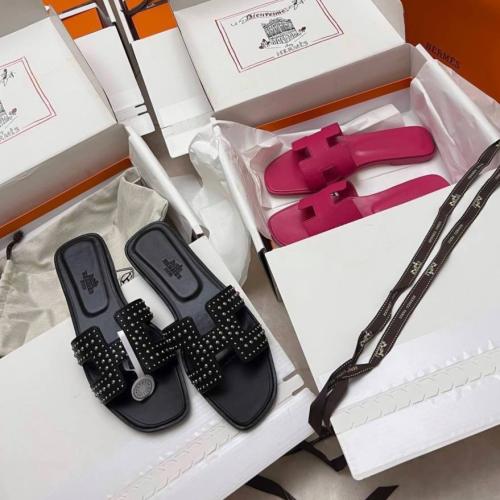 Hermes Oran Sandler black and pink