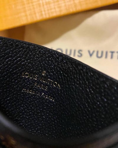 Lv cardholder