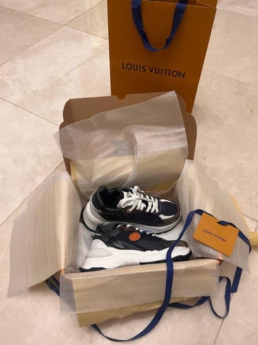 Lv sneakers