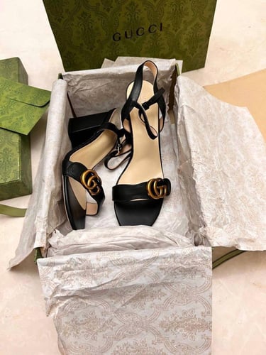 Black Leather GG Marmont Black heels