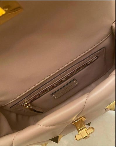 Vale Garavani Roman Stud The Shoulder Bag