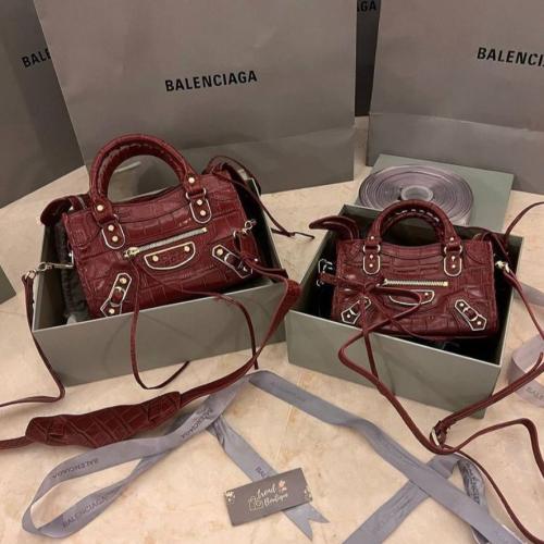 Balenc Mini shoulder bag with shiny edges in paten...