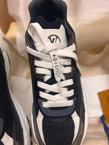 Lv sneakers