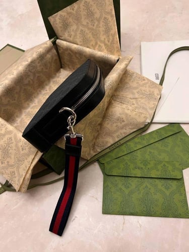 Gucci Black Canvas GG Supreme Shoulder Bag