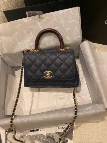 Black Chanel chain shoulder bag
