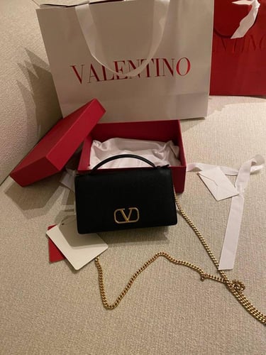 Vale Garavani small grained calfskin chain bag