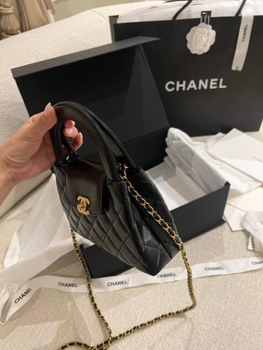 Chanel Kelly bag