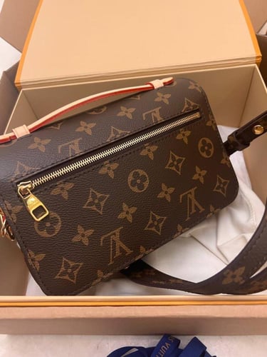 LV Louis Vuitton Pochette Métis Monogram