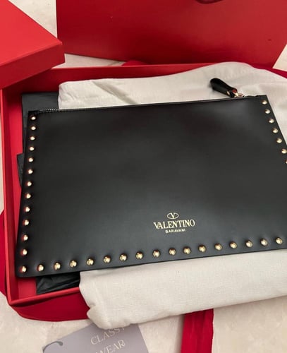 Valentino Garavani Rockstud Clutch / Pouch