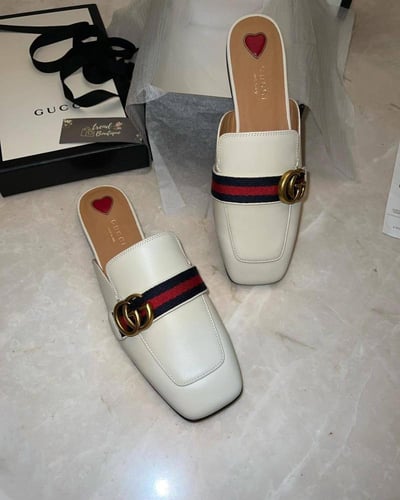 Women's Gucci flats
