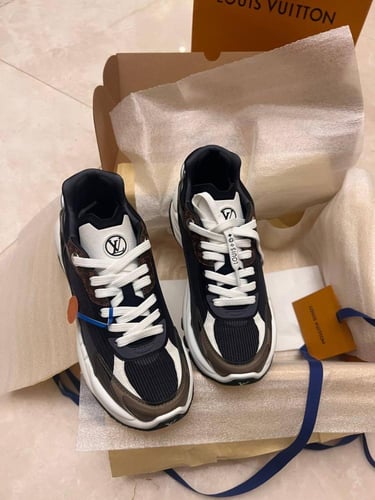 Lv sneakers