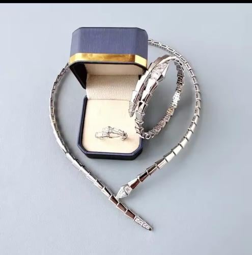 قلادة بلغري