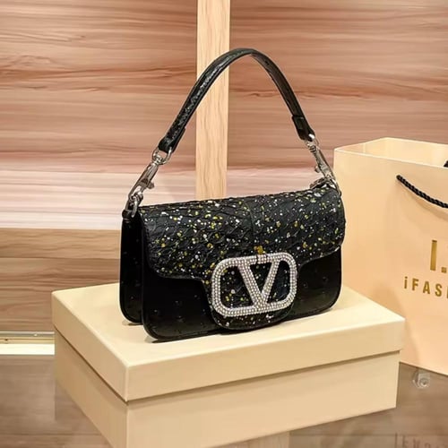 شنط سهرة فالنتينو