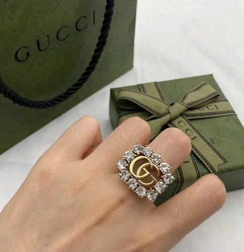 إكسسورات قوتشي