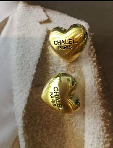 مجموعة أقراط علامة تجارية