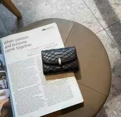 محفظة بولغري