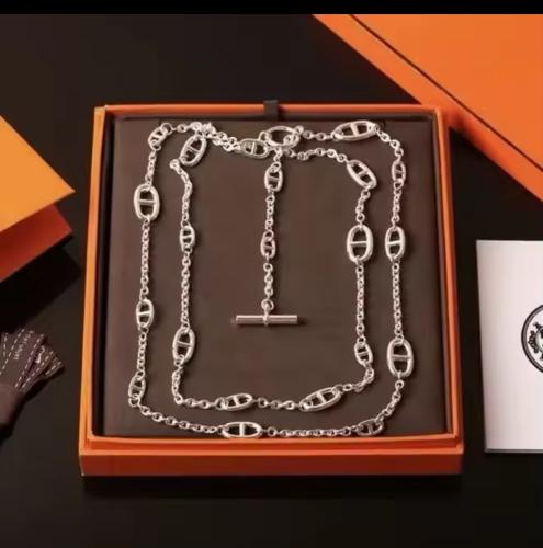 قلادة أيرمز ذهبي وفضي