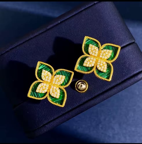 أساور روبرت كوين