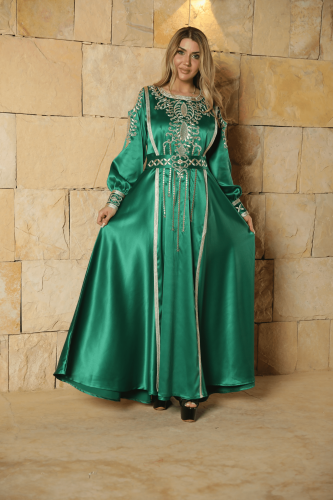 قفطان مغربي حرير اخضر فخم بشك وتطريز ذو تصميم راقي...