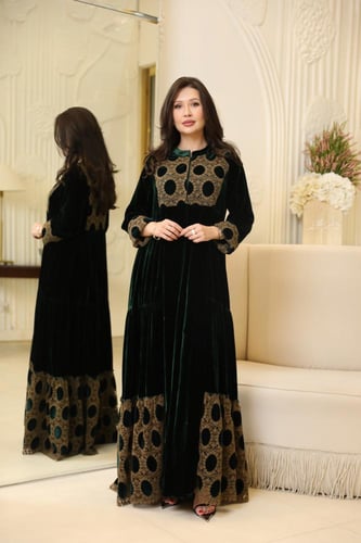 جلابيه مناسبات لاطلاله راقيه بخامه مخمل حرير ستاند...