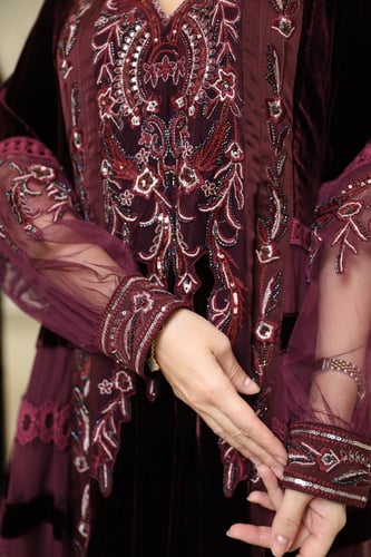 جلابيه مناسبات لاطلالة راقيه بمكس خامات فاخرة مخمل...