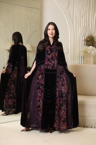 جلابيه مناسبات لاطلالة راقيه بمكس خامات فاخره مخمل...