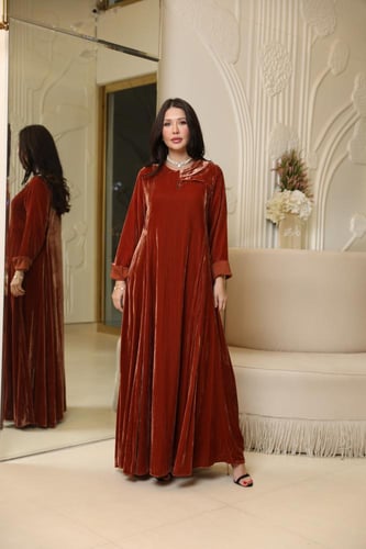 فستان بتصميم عصري بخامة مخمل حرير بيور ستاندرد فرن...