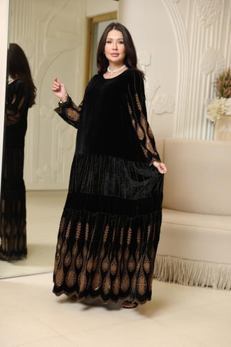 جلابيه مناسبات لاطلاله راقيه بخامة مخمل حرير بيور...