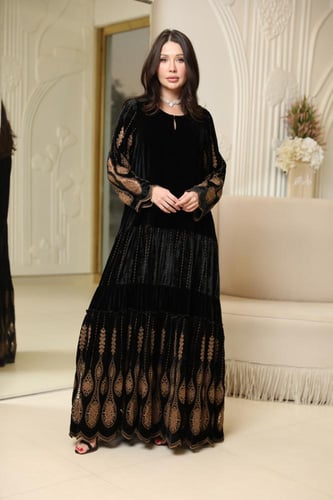 جلابيه مناسبات لاطلاله راقيه بخامة مخمل حرير بيور...