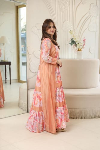 جلابية مناسبات لاطلاله أنيقه بخامة قطن حرير مشجر ب...