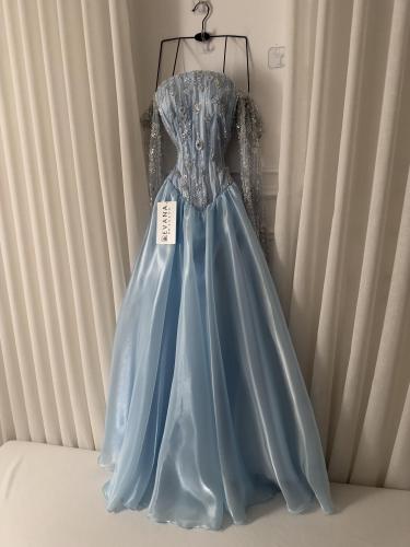 فستان سماوي سهره بكمام