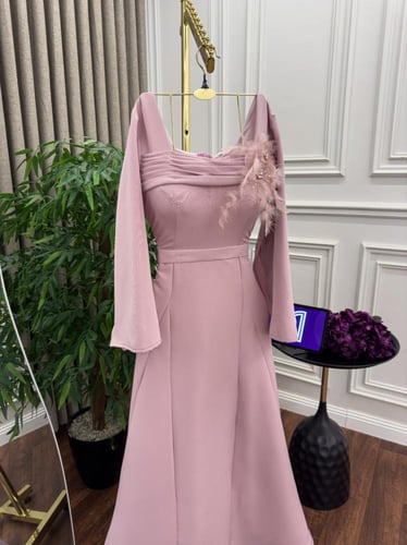 فستان ناعم بكمام طويله ساتره