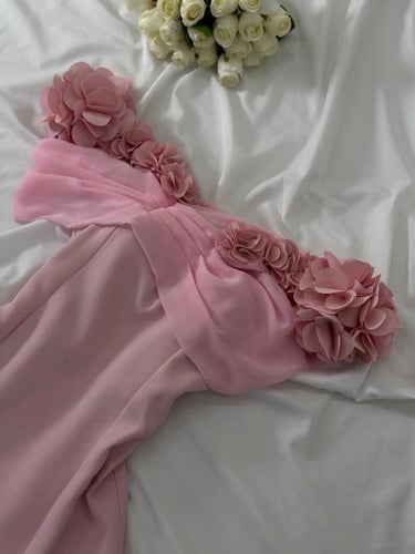 فستان وردي انيق