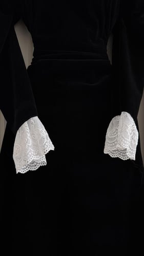 فستان اسود ميد شتوي