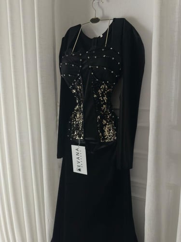 فستان مخمل اسود مزين ترتر