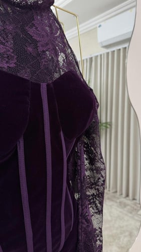 فستان موف اكمام دانتيل