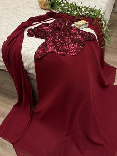 فستان عودي فخم على ترتر وشال من الجورجيت