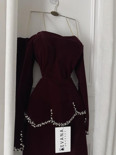 فستان عودي مخمل جوخ