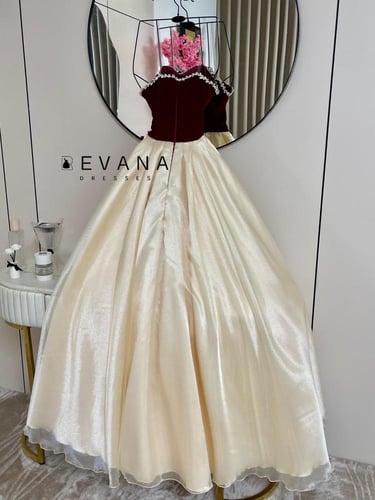 فستان بيج على مخمل وكرستال