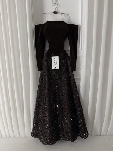 فستان بني سهره