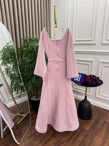 فستان ناعم بكمام طويله ساتره