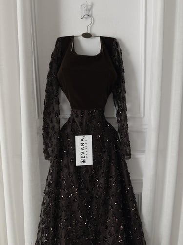 فستان ترتر على جوخ كم طويل