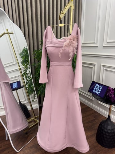 فستان ناعم بكمام طويله ساتره